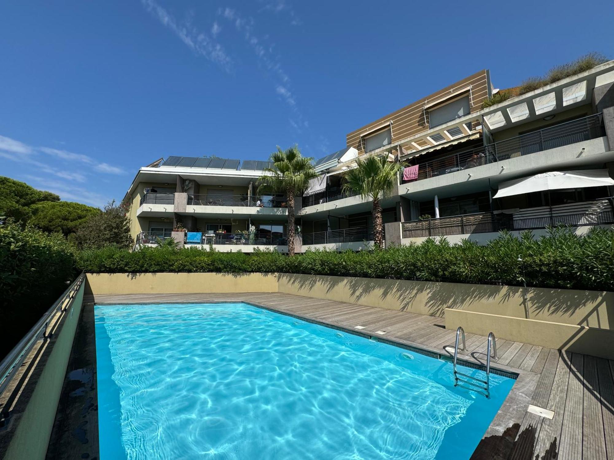 וילנב-לובה L'Appart Ideal Famille, Terrasse, Piscine, Plage מראה חיצוני תמונה